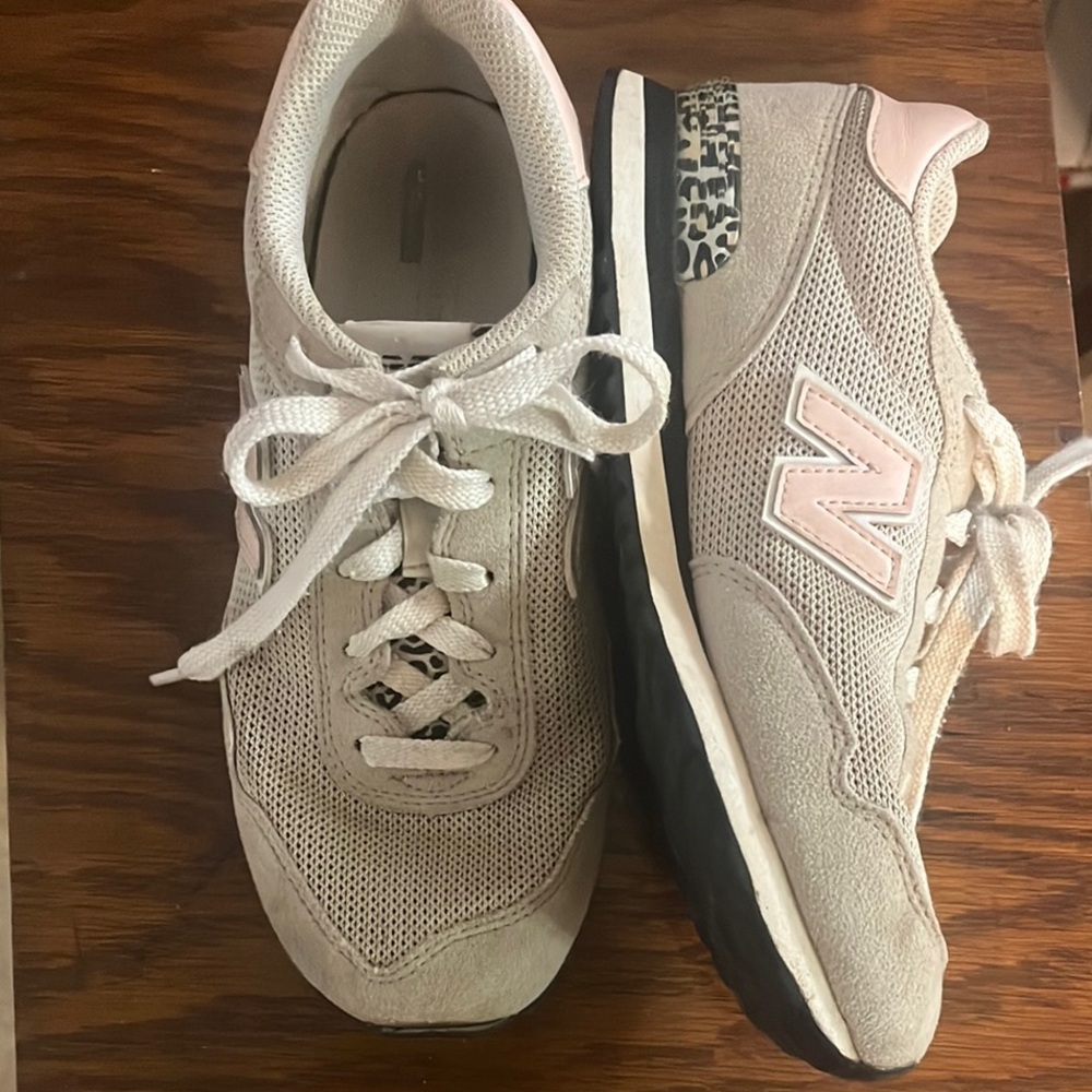 New Balance Cream and Pink Sneakers Suede Mesh Design
